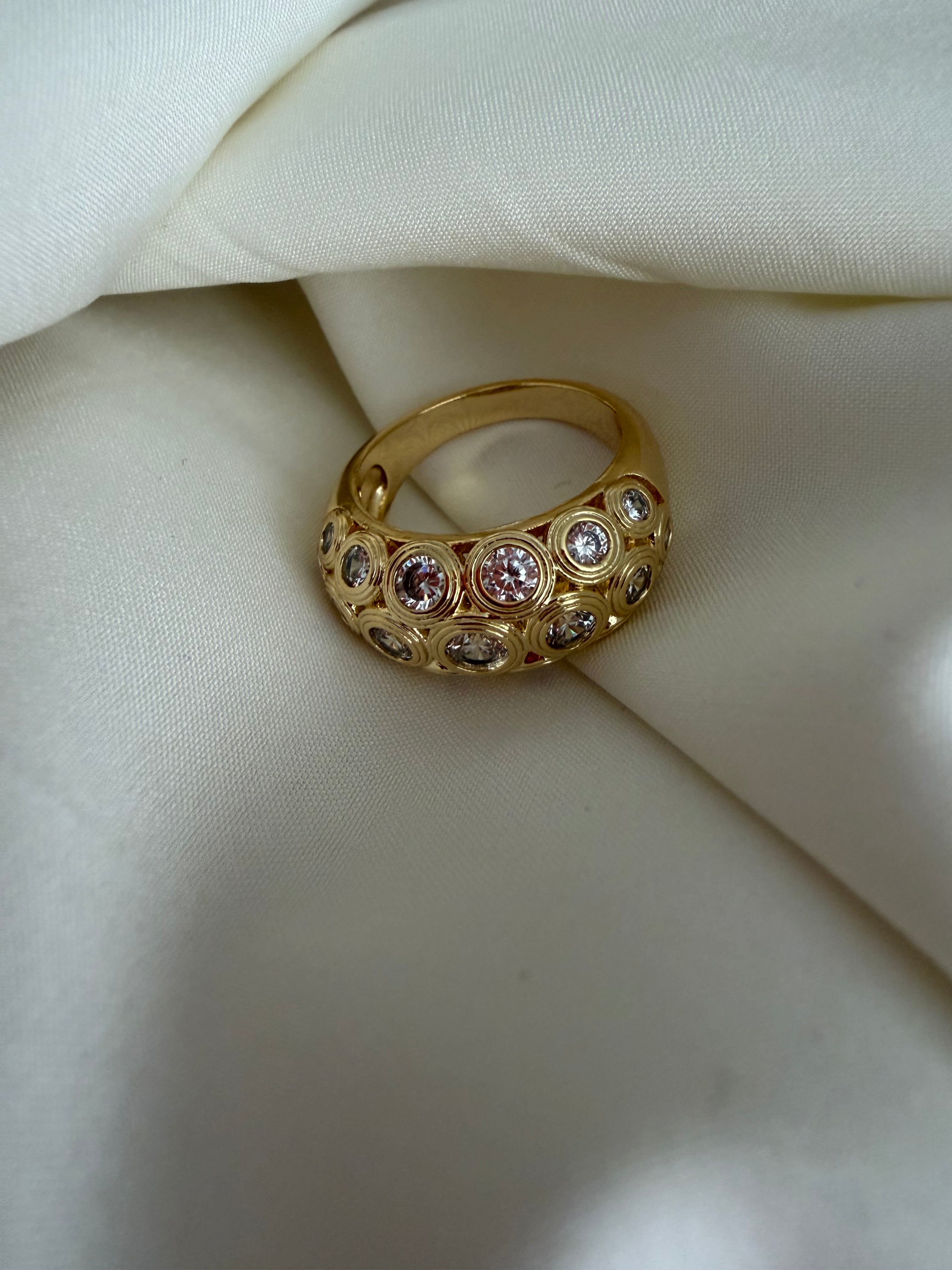 Gold and zircon ring