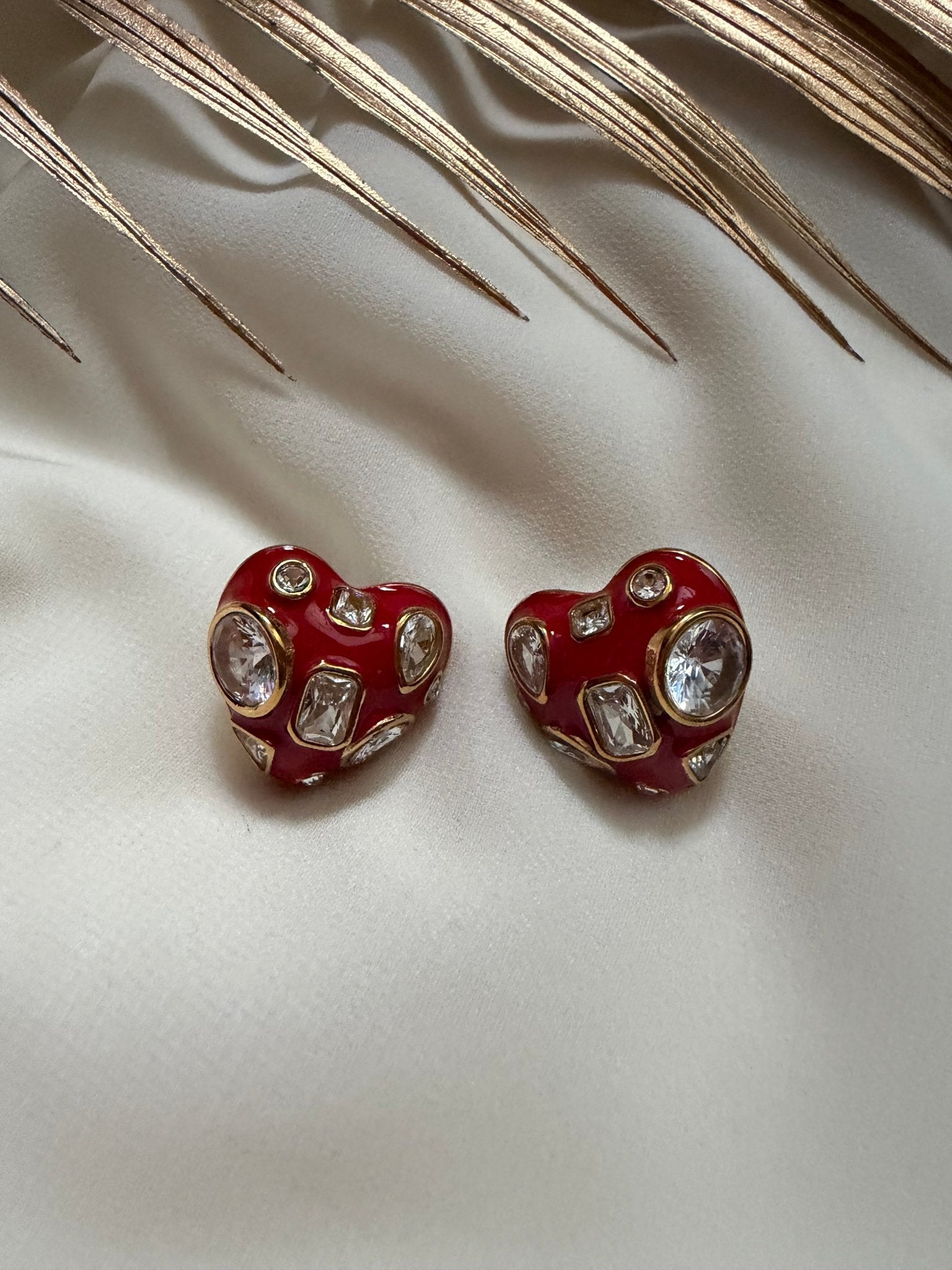 Enamel heart zircon studs - Reen & co.Enamel heart zircon studs
