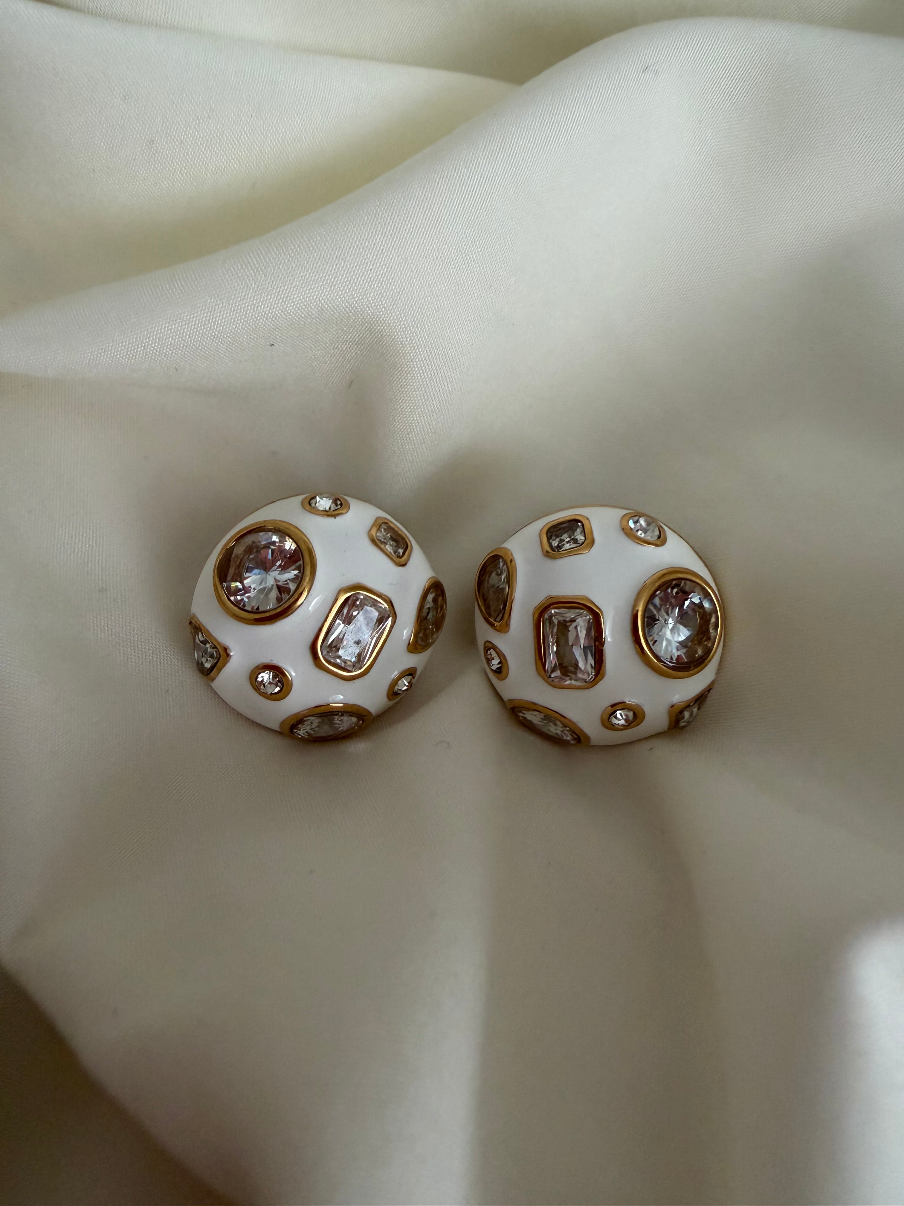 Round enamel stone studs
