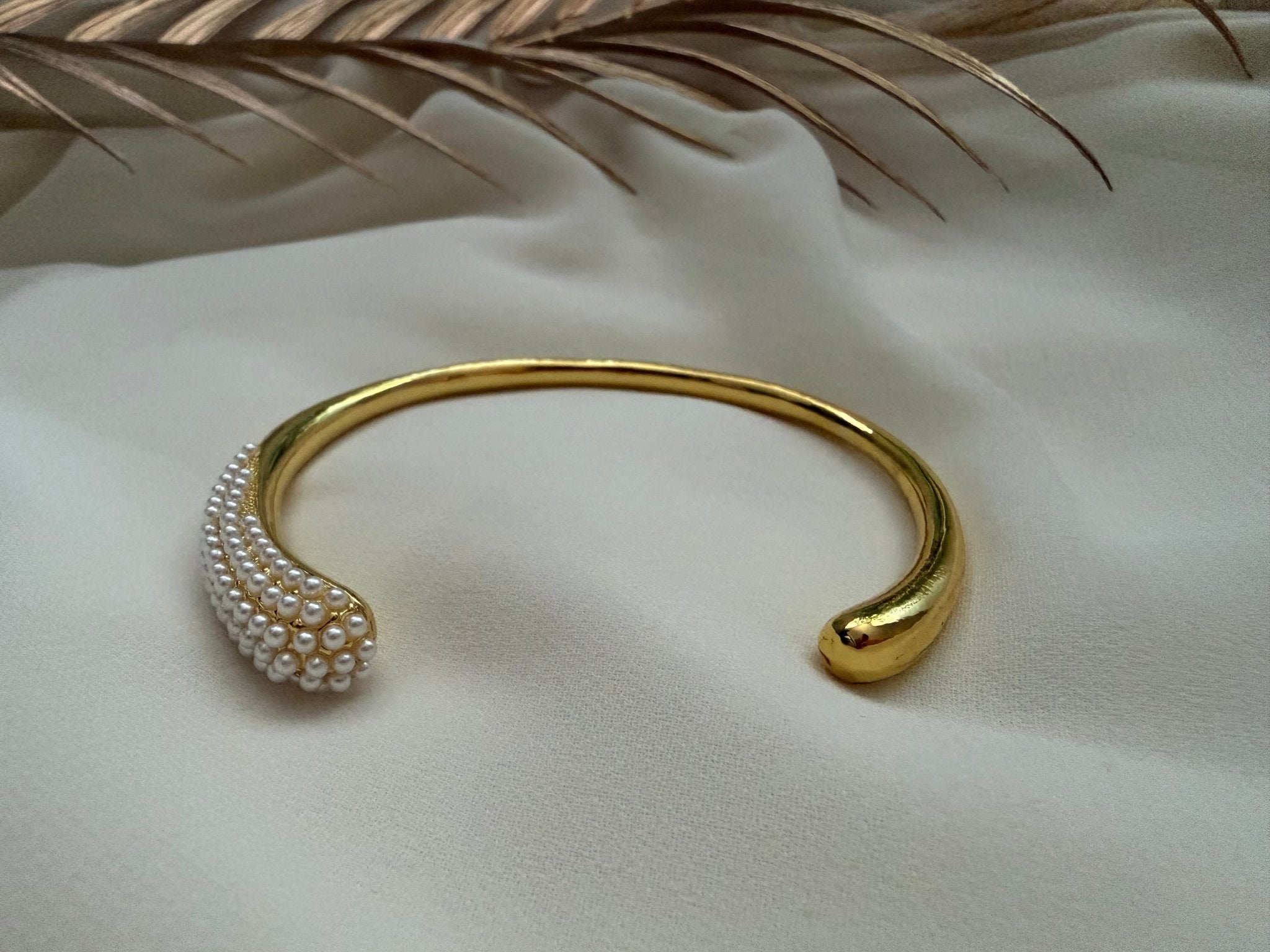 Pearl bangle - Reen & co.Pearl bangle
