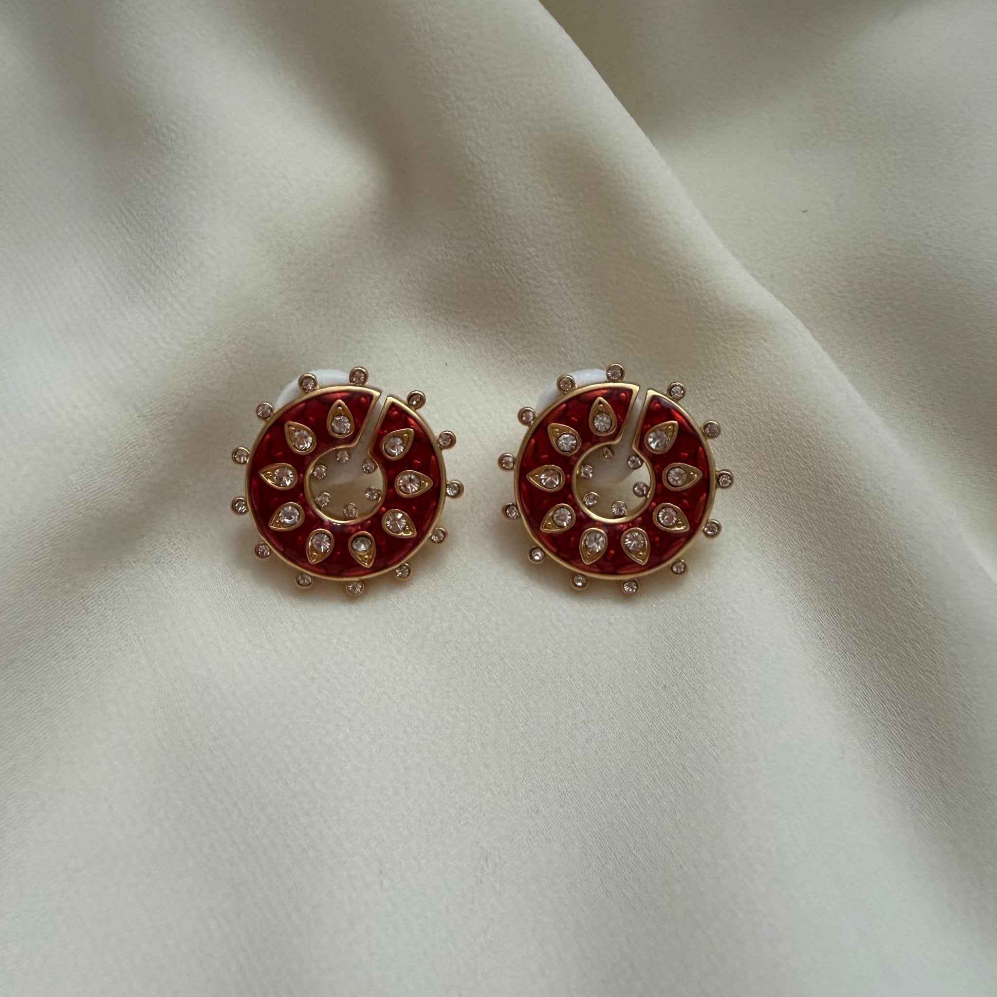 Round cutout earrings - Reen & co.Round cutout earrings