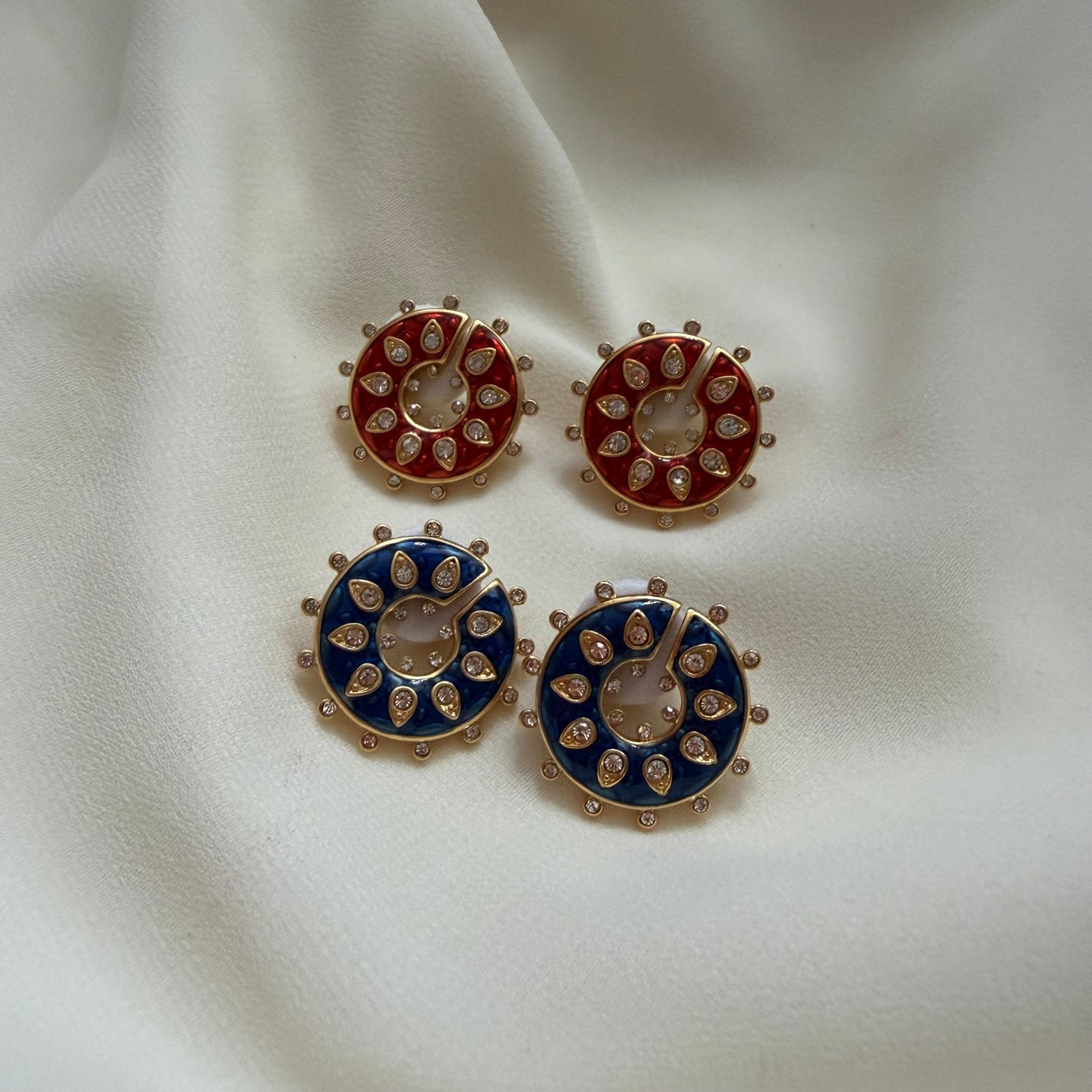 Round cutout earrings - Reen & co.Round cutout earrings