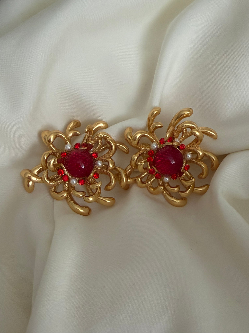 Chrysanthemum flower earrings