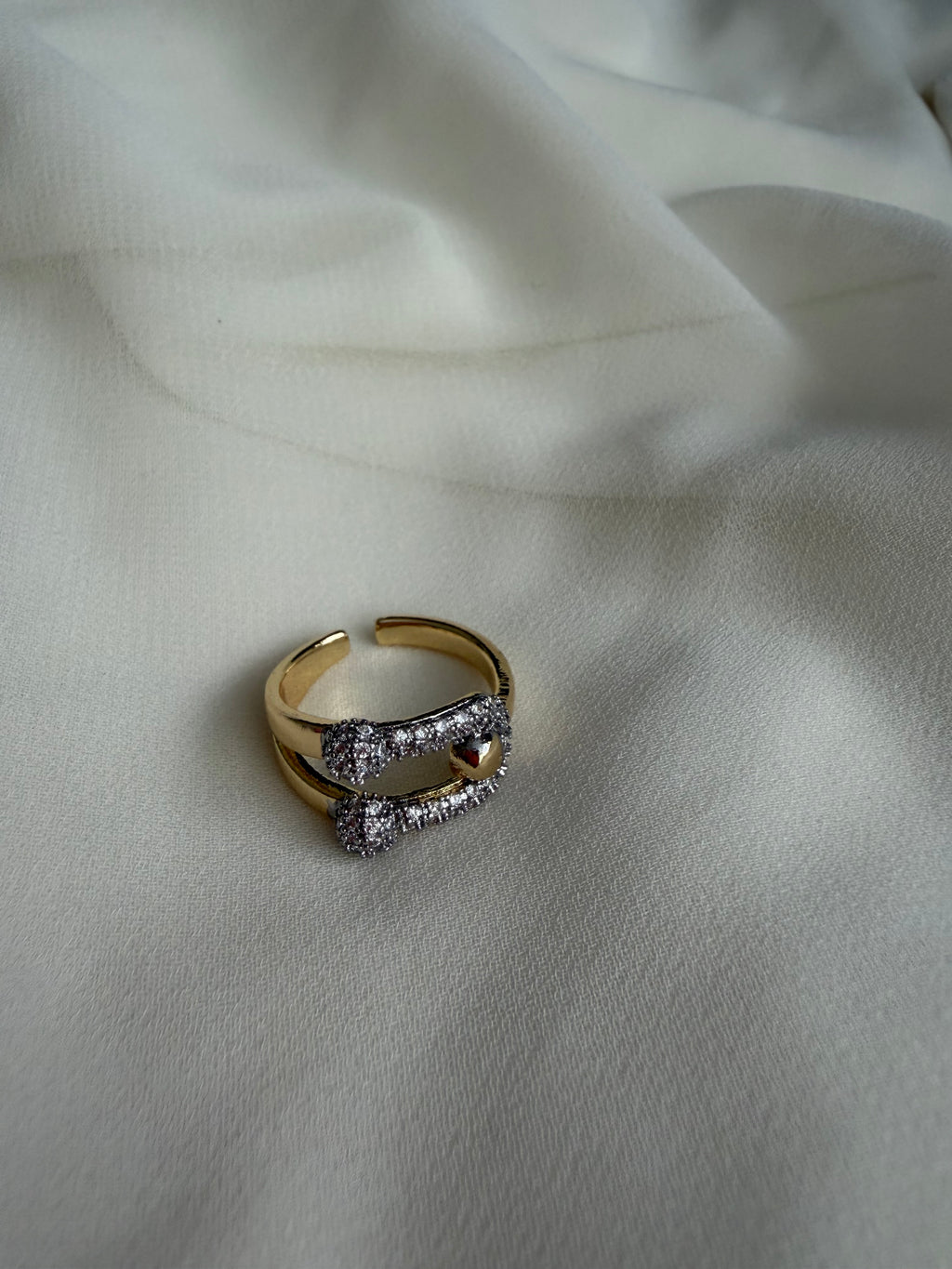Zircon lock ring