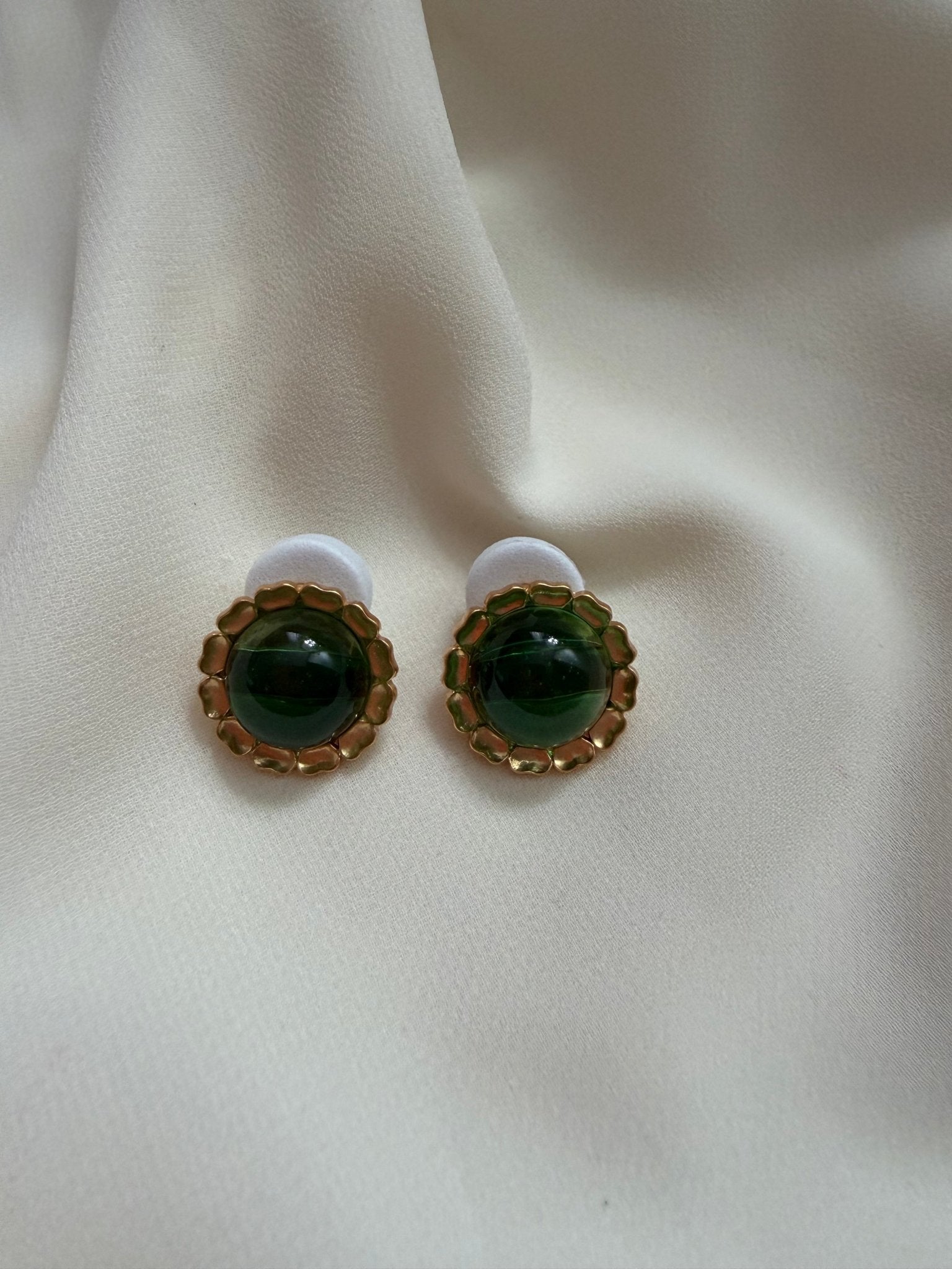 Round studs - Reen & co.Round studs