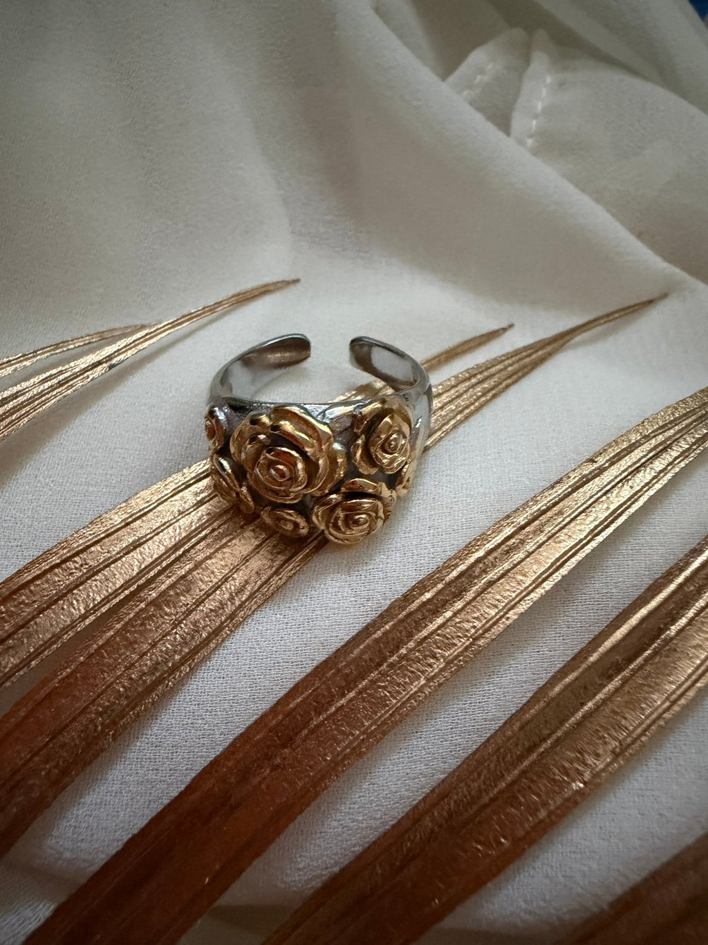 Flower statement ring - Reen & co.Flower statement ring