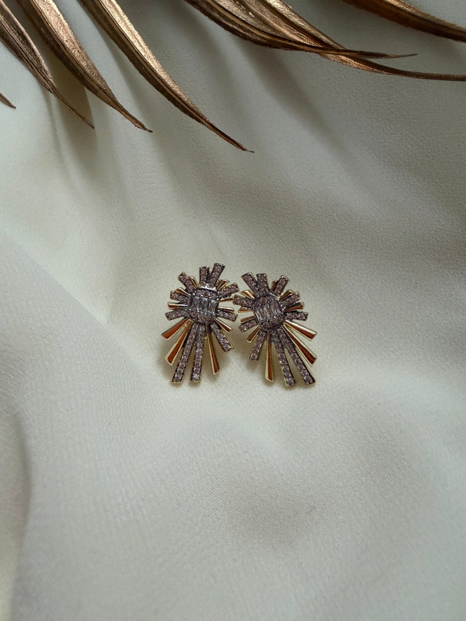 Star stud earrings - Reen & co.Star stud earrings