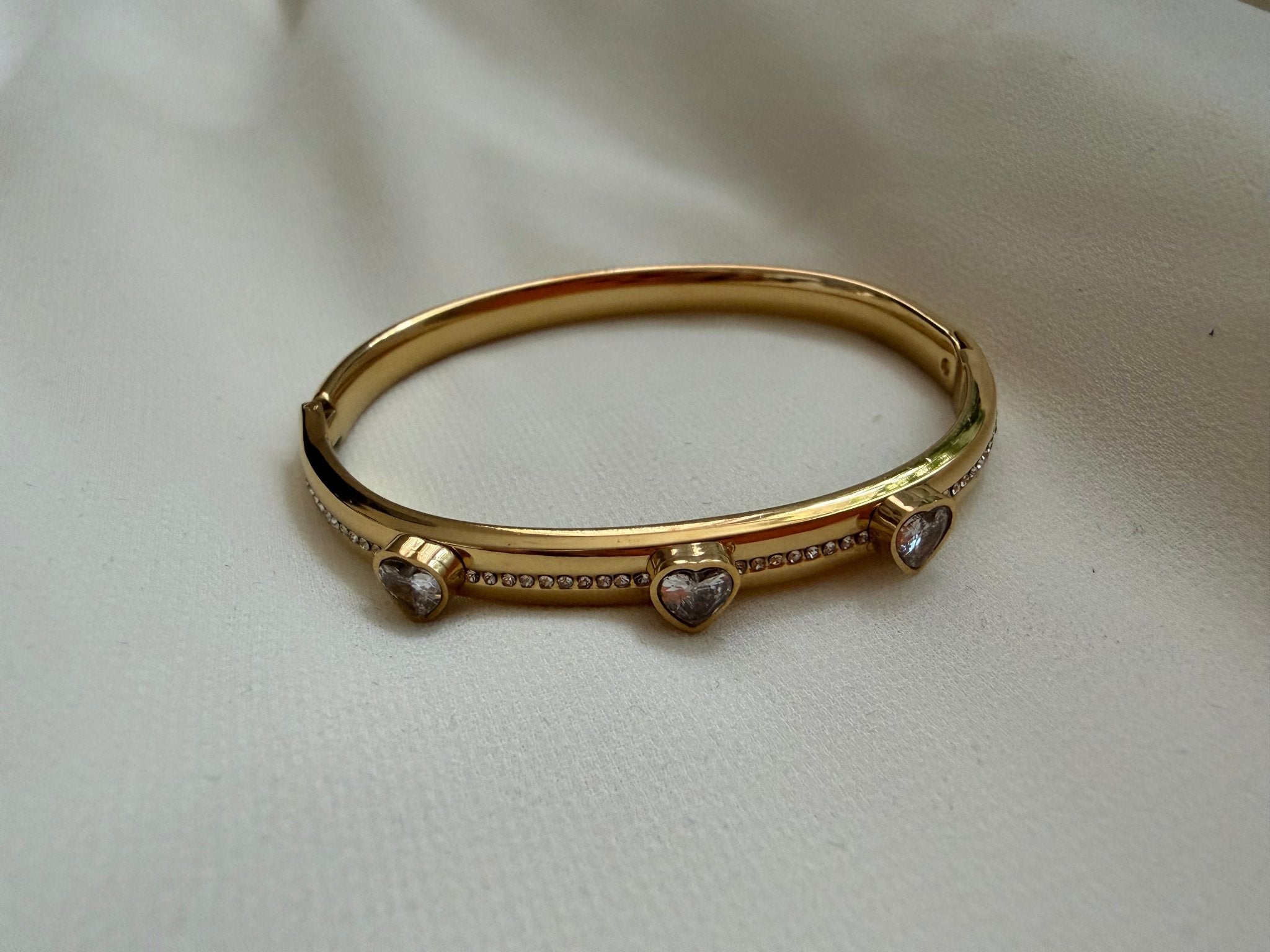 Heart zircon bangle - Reen & co.Heart zircon bangle