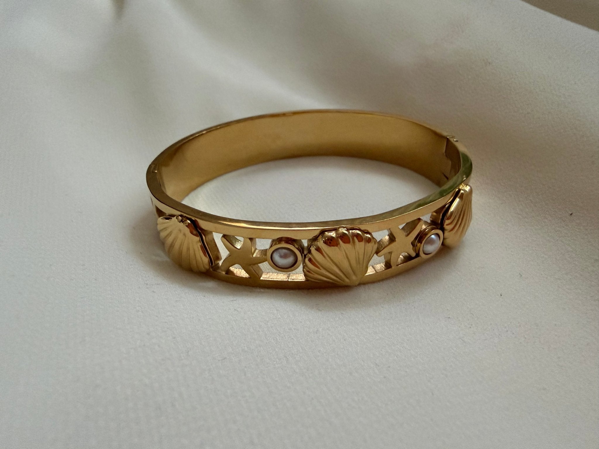 Seashell bangle - Reen & co.Seashell bangle