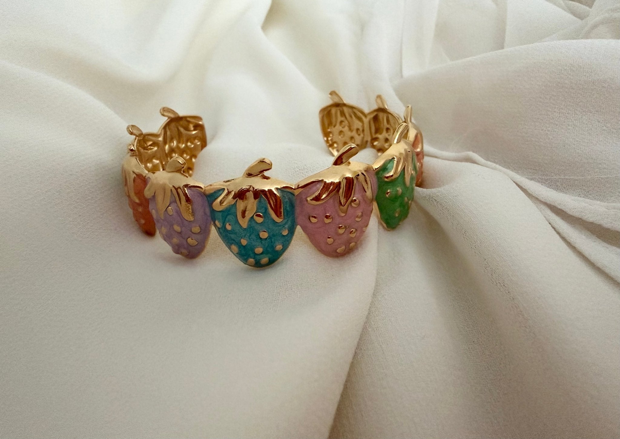Pastel strawberry cuff - Reen & co.Pastel strawberry cuff